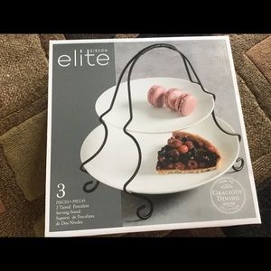 NWT, Porcelain, 2 Tier Tray 🎄🎄🎄🎁🎁🎁